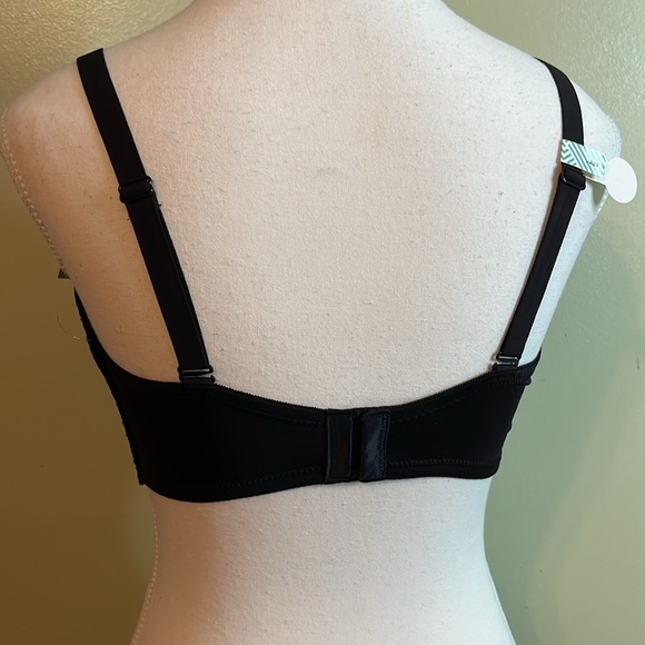 Maidenform black wireless lace trim soft cup bra - Picture 15 of 16